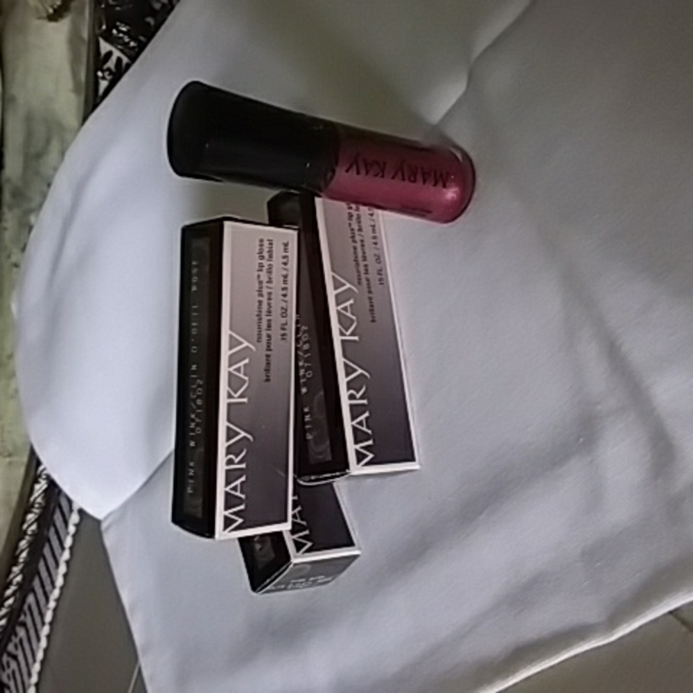 MARY KAY NOURISHSHINE PLUS LIP GLOSS
